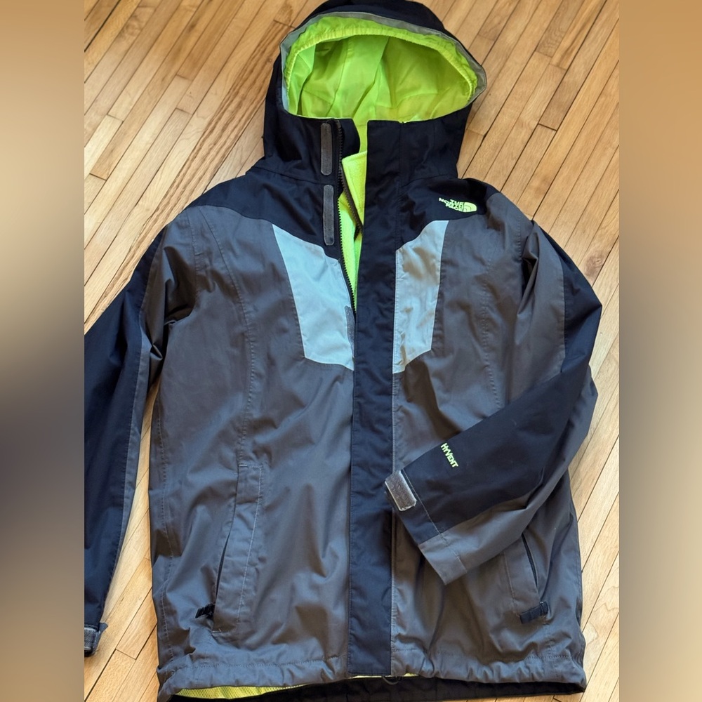 Boys, North Face Hyvet 3 in 1 Winter jacket size large (14/16)